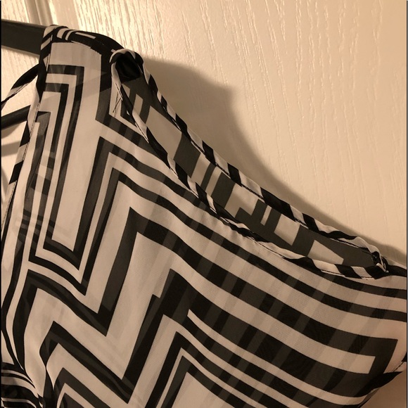 Suzy Shier Women’s V-neck Blouse - Picture 3 of 5